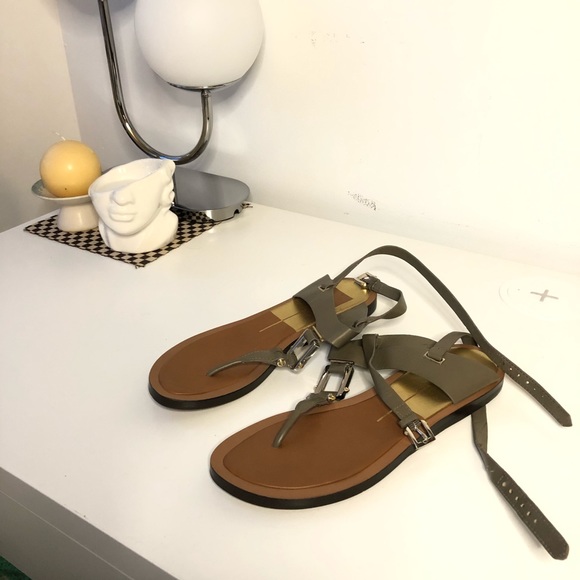 Dolce Vita Green Thong Studded Leather Sandals - Picture 2 of 6